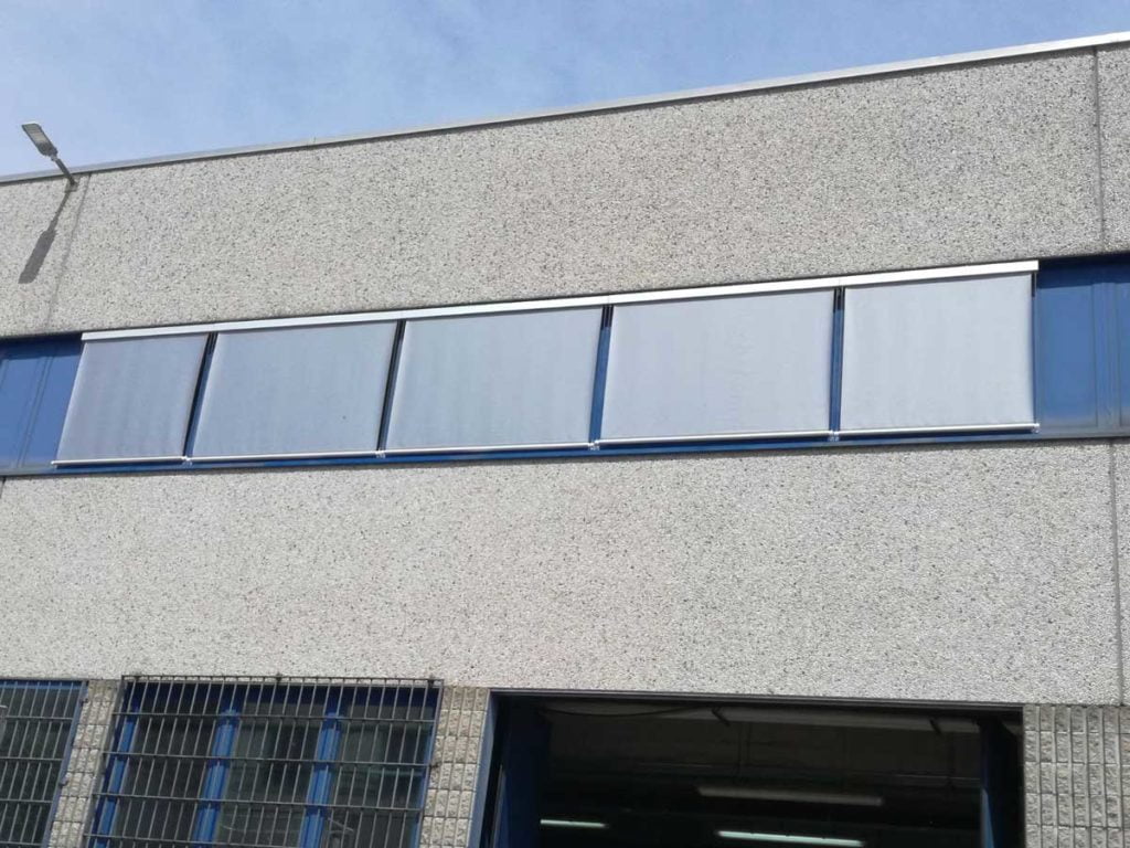 tende con cassonetto e cavi per un'azienda di Buccinasco (Milano)