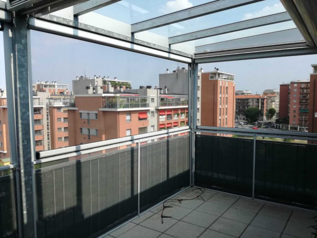 Copertura di terrazzo con zanzariere - Milano - 2