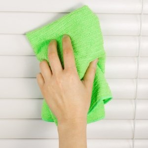 Quando e come pulire le tende a rullo: le 3 regole fondamentali