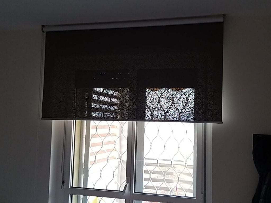 Tende a rullo con catenella 6 Tende a rullo a catenella e filtranti a Milano - 1