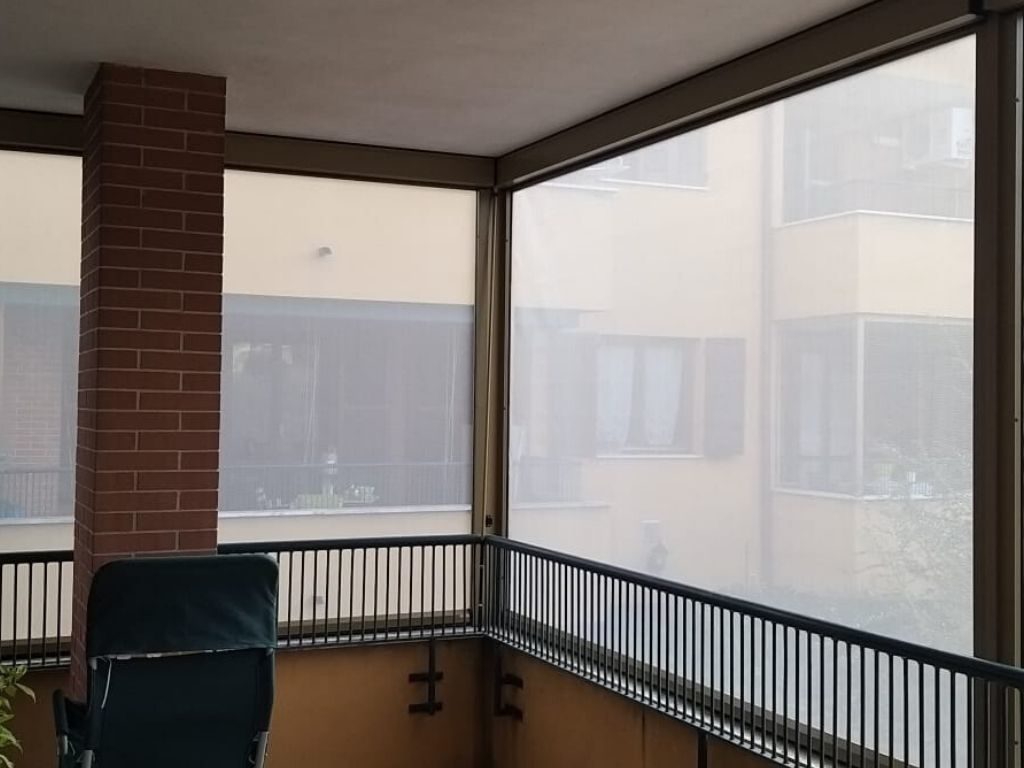 Chiusura terrazzo con rete Tuffscreen 2 Chiusura terrazzo con zanzariere rete Tuffscreen a Milano - 1