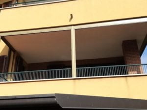 Chiusura terrazzo con zanzariere rete Tuffscreen a Milano - 2