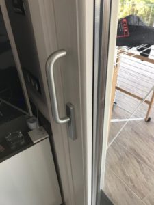 Infissi in legno alluminio a Milano - dettaglio 3