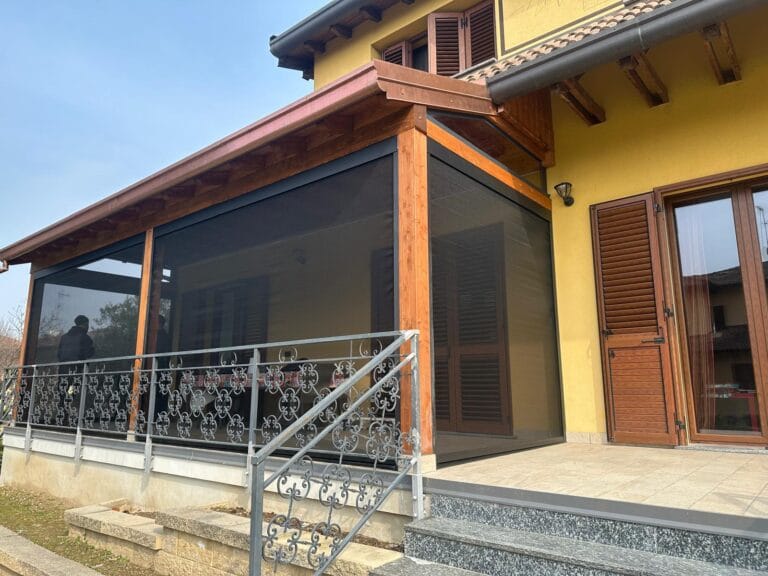 Zanzariere Kzip motorizzate con rete nera Tuff